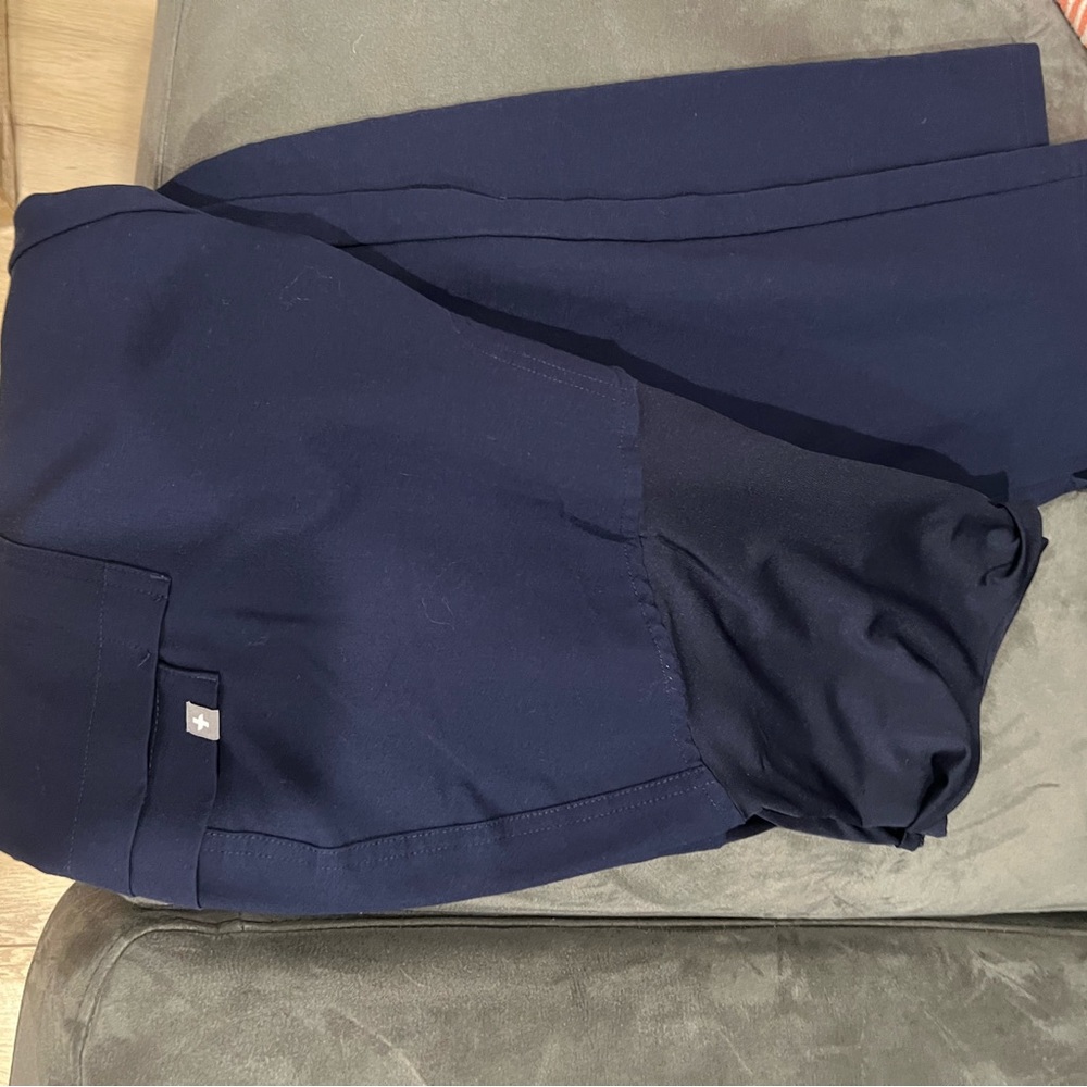 Maternity figs Yola pants size small